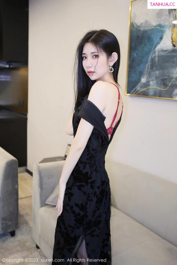 林依娜  [XiuRen]高清写真图 2023.04.17 No.6583 依娜Yina 黑丝美腿第49张图片